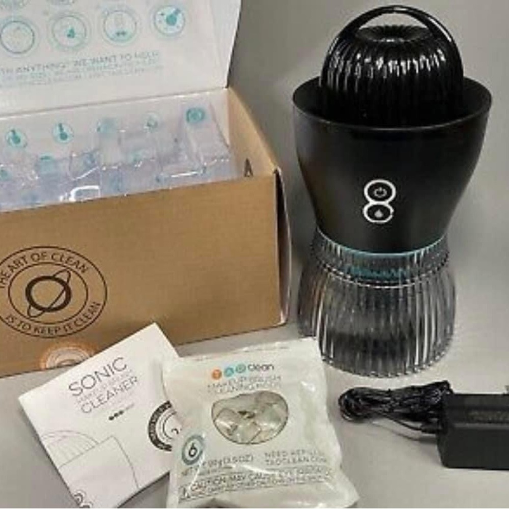 Tao Make-up brush cleaner